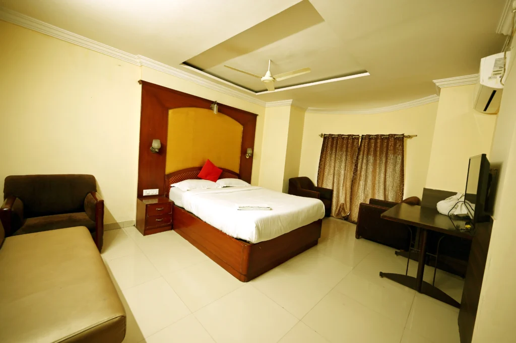 Stay Near Manipal Hospital