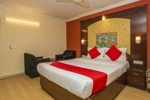 Hotel and Lodge Near Yelachenahalli